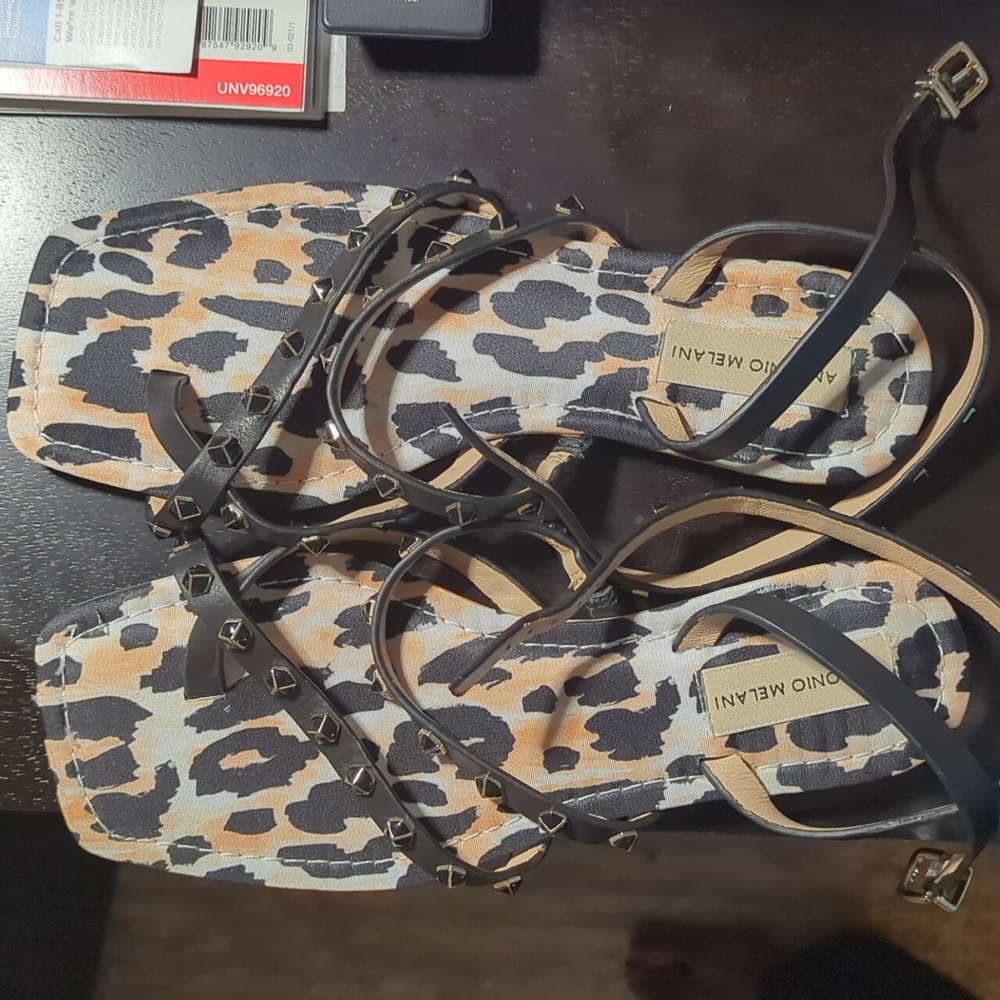 Antonio Milani, size 8 blk sandals, leopard print insole, leather outers sole